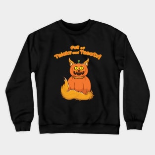 Halloween Mainecoon: Full of Tricks and Treats! Crewneck Sweatshirt